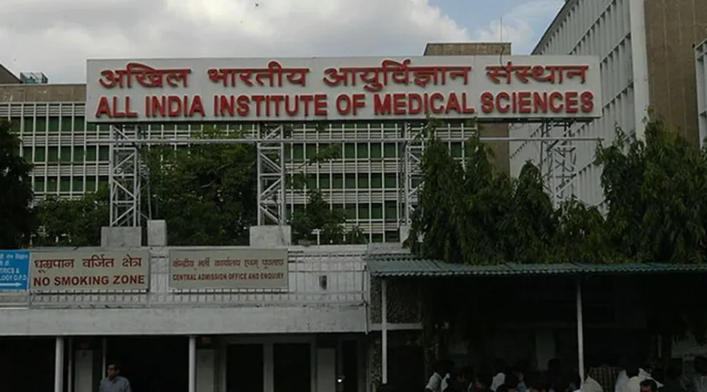 കേരളത്തിന്റെ ആരോഗ്യമേഖല ഇന്ന് 'രണ്ടാം തലമുറ' വികസന വെല്ലുവിളികളെയാണ് നേരിടുന്നത്.മറ്റ് സംസ്ഥാനങ്ങൾ പകർച്ചവ്യാധികളോട് പോരാടുമ്പോൾ, കേരളം ജീവിതശൈലീ രോഗങ്ങളുടെയും നിപ്പ, മസ്തിഷ്‌ക ജ്വരം തുടങ്ങിയ അസാധാരണ രോഗബാധകളുടെയും ഭീഷണിയിലാണ്. ഇത്തരം സ്പെഷ്യാലിറ്റി ചികിത്സാ സൗകര്യങ്ങൾ ഒരുക്കുന്നതിന് സാധാരണ പദ്ധതികളേക്കാൾ ഉയർന്ന ചെലവ് വരുന്നു എന്നത് കേന്ദ്ര ബജറ്റുകൾ പലപ്പോഴും വിസ്മരിക്കുകയാണ്.