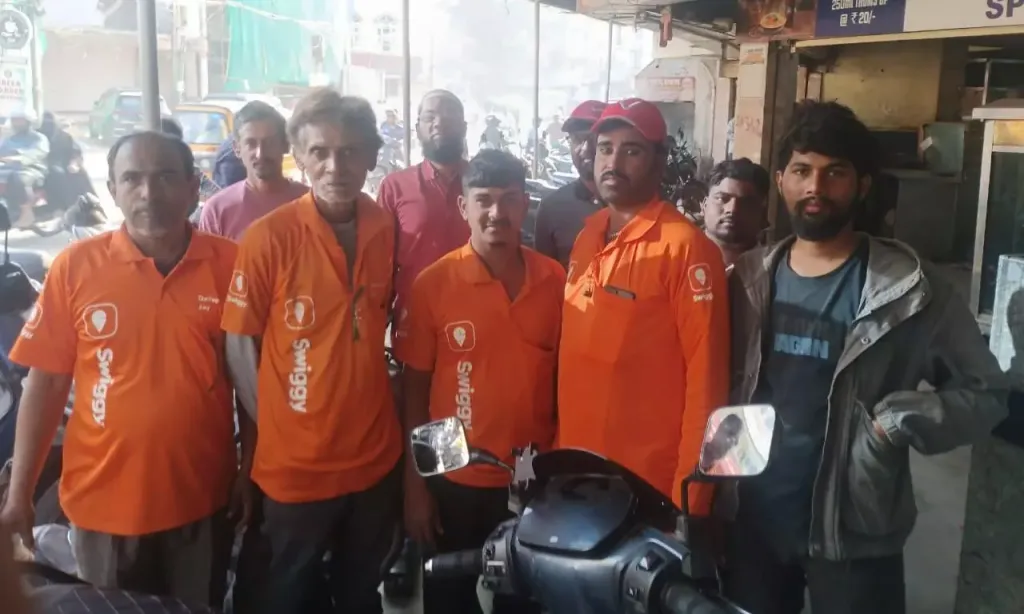 കൂടിയ ജോലി സമയം, കുറഞ്ഞ വേതനം, ജോലി നഷ്ടപ്പെടുമോ എന്ന ഭയം, ജീവിതത്തെ പ്രതികൂലമായി ബാധിക്കുന്ന അരക്ഷിതാവസ്ഥ എന്നിവയെല്ലാം ഗിഗ് തൊഴിലാളികളുടെ ജീവിതത്തെ പ്രതികൂലമായി ബാധിക്കുന്നു