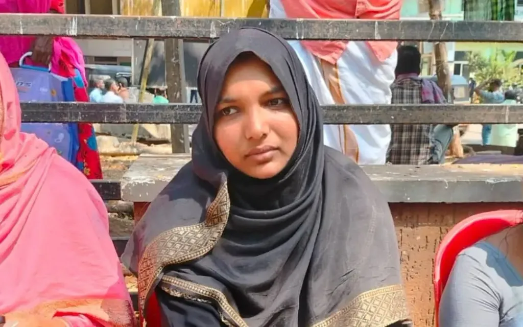 കെ. കെ. ഹർഷിന. ഹർഷിനയ്ക്ക് രണ്ടു ലക്ഷം രൂപ കൊടുക്കാൻ മന്ത്രിസഭ തീരുമാനിച്ചു എന്നത്, ഈ പ്രശ്നത്തിന്റെ പരിഹാരമായി അവതരിപ്പിക്കുന്ന ആരോഗ്യമന്ത്രിയ്ക്ക് അറിയാം, ഹർഷിന ഈ തുക വാങ്ങാൻ കൂട്ടാക്കിയില്ല എന്ന്.