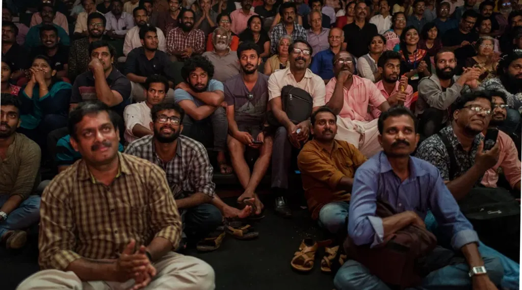 ബാക്ക് സപ്പോർട്ടില്ലാത്ത, പ്രോപ്പർ ഫുട് റെസ്റ്റിന് ഇടമില്ലാത്ത, ശരീരം തീരെ ചലിപ്പിക്കാൻ കഴിയാത്ത തരത്തിൽ തിങ്ങിഞെരുങ്ങി ഇരിക്കാൻ ബാധ്യസ്ഥരാകുന്ന ഓഡിയൻസിന്റേത് ദയനീയാനുഭവമാണ്. 