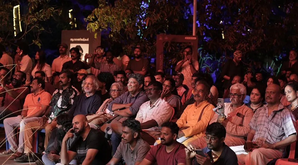 നാടകകലാകാരരും പ്രേക്ഷകരും അധികാരികളും ഒക്കെ ചേർന്ന് ഇന്നത്തെ കേരളീയ സാഹചര്യത്തിൽ നാടകം എങ്ങനെ നിർമ്മിക്കപ്പെടുന്നു, സ്വീകരിക്കപ്പെടുന്നു എന്നതിനെ കുറിച്ച് സ്വയം വിമർശനാത്മകമായി ചോദ്യം ചെയ്യപ്പെടാനുള്ള അവസരം കൂടിയാണ് ITFOK സൃഷ്ടിച്ചെടുക്കുന്നത്. 