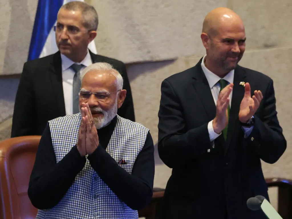 ഇസ്രായേൽ രാഷ്ട്രം രൂപംകൊണ്ടത് മുതൽ അതിനെതിരെ നിലപാട് സ്വീകരിച്ച, പലസ്തീൻ വിമോചന പ്രവർത്തനങ്ങളോട് അളവില്ലാത്ത ഐക്യദാർഢ്യം പ്രകടിപ്പിച്ച നെഹ്റുവിന്റെ രാജ്യമിന്ന് ഇസ്രായേലുമായി താദാത്മ്യം പ്രാപിക്കണമെന്ന് വാദിക്കുന്നവരുടെ കൂടാരമാവുകയാണ്.