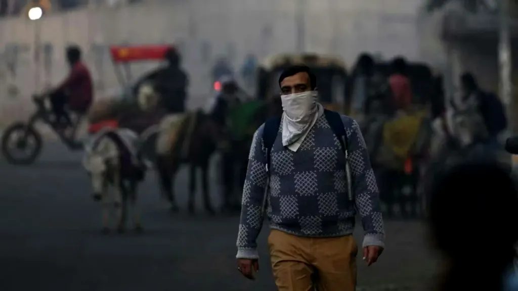 ലോകത്ത് ഓരോ വർഷവും ഏകദേശം 70 ലക്ഷം ആളുകൾ വായുമലിനീകരണത്തെ തുടർന്ന് മരിക്കുന്നു. 