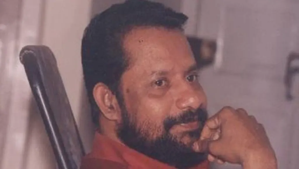 കേവലമായ ആസ്വാദന തലത്തിൽ മാത്രം താൻ നിന്നാൽ പോരെന്ന തോന്നലാവാം കോഴിക്കോട് ജില്ലയിലെ അത്തോളി പഞ്ചായത്തിലെ പുത്തഞ്ചേരി എന്ന ഗ്രാമത്തിലെ ഗിരീഷ് പാട്ടെഴുത്തിലേക്ക് ഗൗരവമായി കടക്കുന്നത്. 