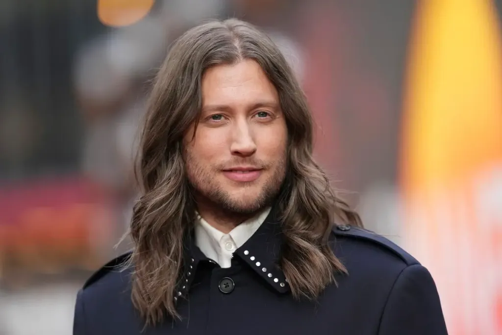 സിന്നേഴ്സിന്റെ സംഗീത സംവിധായകൻ സ്വീഡിഷ്കാരനായ ലൂഡ് വിഗ് ഗൊരാൻസൺ രണ്ട് അക്കാദമിക് അവാർഡുകൾ നേടിയിട്ടുണ്ട്. നിരവധി അവാഡുകൾ വേറെയും.