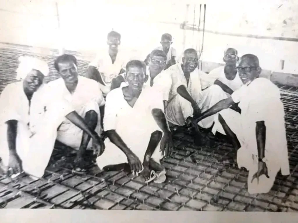 1960-കളിൽ പള്ളിയുടെ നിർമാണ സമയത്ത് എടുത്ത ഫോട്ടോ. ബീമാപ്പള്ളിക്കാരുടെ ശേഖരത്തിൽനിന്നുള്ളത്.