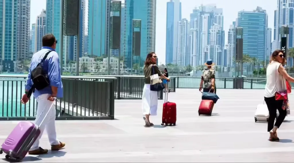 ഇഫ്താർ പാർട്ടികളും ഖബ്ക്കയും സംഘടിപ്പിച്ച് ഹോട്ടലുകളും റസ്റ്റോറൻറുകളും വരുമാനമുണ്ടാക്കുന്ന റമദാൻ മാസത്തിൽ തന്നെ യുദ്ധമുണ്ടായത് ഈ മേഖലയെ തളർത്തിയിട്ടുണ്ട്. 