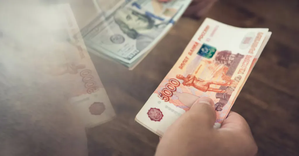 വിദേശരാജ്യങ്ങളിൽനിന്നുള്ള പണമയക്കൽ (remittances) കേരളത്തിന്റെ സാമൂഹിക-സാമ്പത്തിക രംഗത്ത് ചെലുത്തിയ ഗുണപരമായ സ്വാധീനത്തിന് സമാനമായ സാഹചര്യം മറ്റൊരു സംസ്ഥാനത്തിനും അവകാശപ്പെടാനില്ല എന്നത് യാഥാർഥ്യമാണ്. 