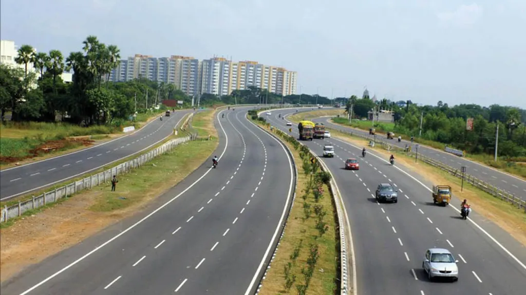 അടിസ്ഥാന സൗകര്യ വികസനം - റോഡ്, തുറമുഖം, ലോജിസ്റ്റിക്സ്, ഡിജിറ്റൽ കണക്റ്റിവിറ്റി തുടങ്ങിയവ ശക്തിപ്പെടുത്തുകയും വിജ്ഞാനാധിഷ്ഠിത വ്യവസായങ്ങൾ, സ്റ്റാർട്ടപ്പുകൾ, നൈപുണ്യ വികസന കേന്ദ്രങ്ങൾ, ഹരിത ഊർജ്ജ നിക്ഷേപങ്ങൾ എന്നിവയ്ക്ക് പ്രോത്സാഹനം നൽകുകയും വേണം.