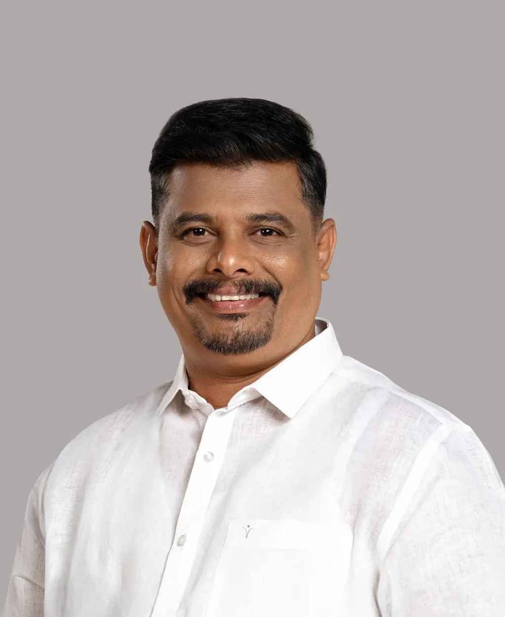 പൊതുവെ മികച്ച സ്ഥാനാർത്ഥികളാണ് എൽ ഡി എഫിന്റേത്. പാർട്ടി ചിഹ്നത്തിലല്ലാതെ മത്സരിക്കുന്നതിൽ ഏറ്റവും മികച്ച സ്ഥാനാർത്ഥി പാലക്കാട്ടെ എൻ.എം.ആർ റസാഖാണ്. 