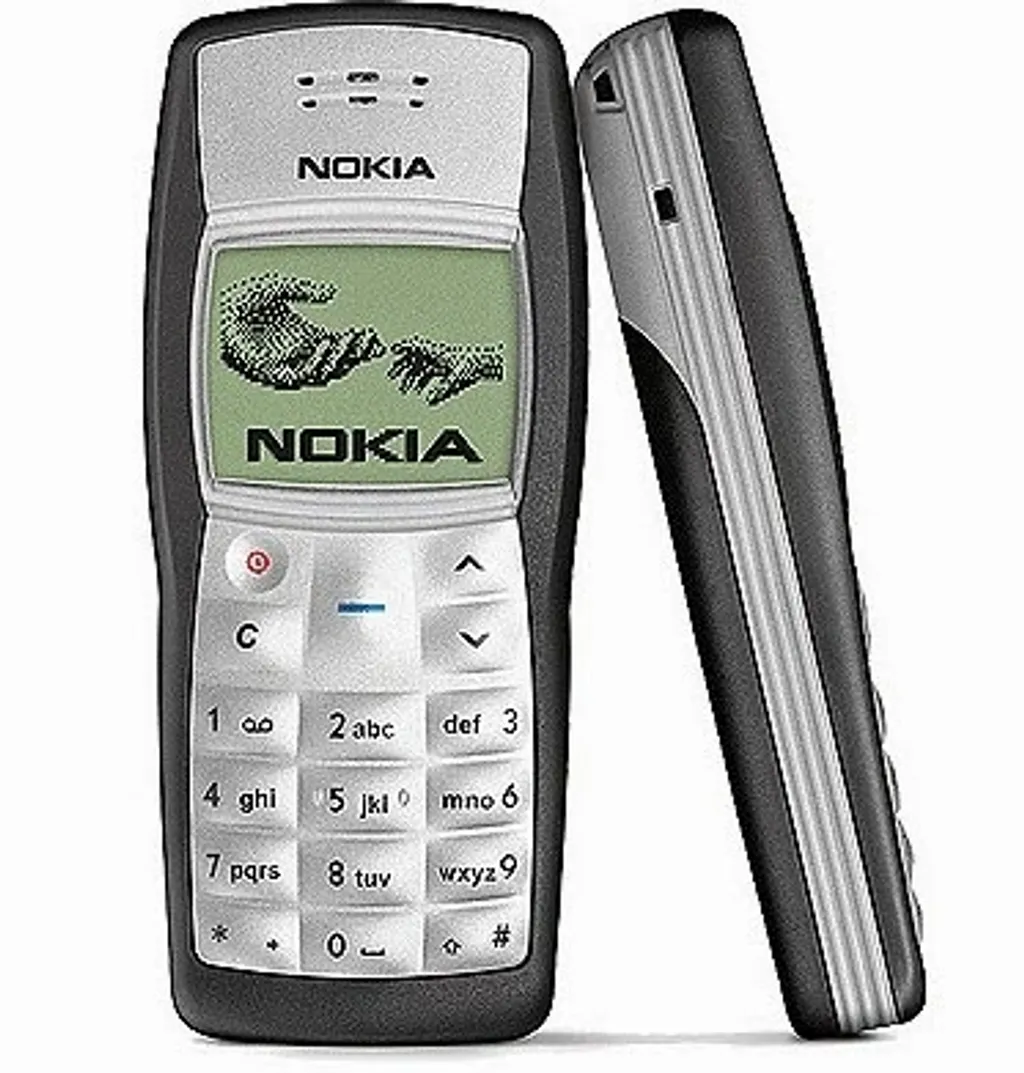 2000-ന്റെ രണ്ടാംപകുതി അക്ഷരാർത്ഥത്തിൽ നോക്കിയ അങ്ങ് എടുത്തു. ‘കണക്ടിംഗ് പീപ്പിൾ’ എന്ന പരസ്യവാചകം പോലെ നോക്കിയക്കാർ ഒരു നാടിനെ കുത്തിട്ടു പൂരിപ്പിച്ചു. നോക്കിയയുടെ സുവർണകാലം. 