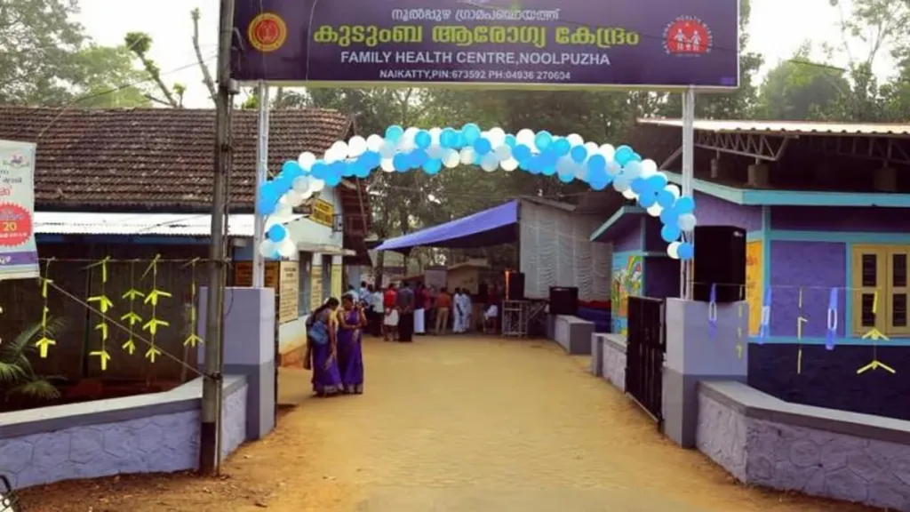 നൂൽപുഴ പഞ്ചായത്തിലെ ജനസംഖ്യയിൽ 43 ശതമാനത്തോളം പട്ടികവർഗ്ഗക്കാരാണ്. ഇവരിൽ  പണിയരാണ് ഭൂരിഭാഗവും. ഇവിടുത്തെ കുടുംബാരോഗ്യ കേന്ദ്രം ദേശീയതലത്തിൽ ശ്രദ്ധയാകർഷിച്ചതാണ്. ഏത് സൂപ്പർ സ്പെഷ്യാലിറ്റി ചികിത്സാലയങ്ങളോടും കിടപിടിക്കാവുന്ന ആശുപത്രി സൗകര്യമാണ് ഇവിടുള്ളത്. 