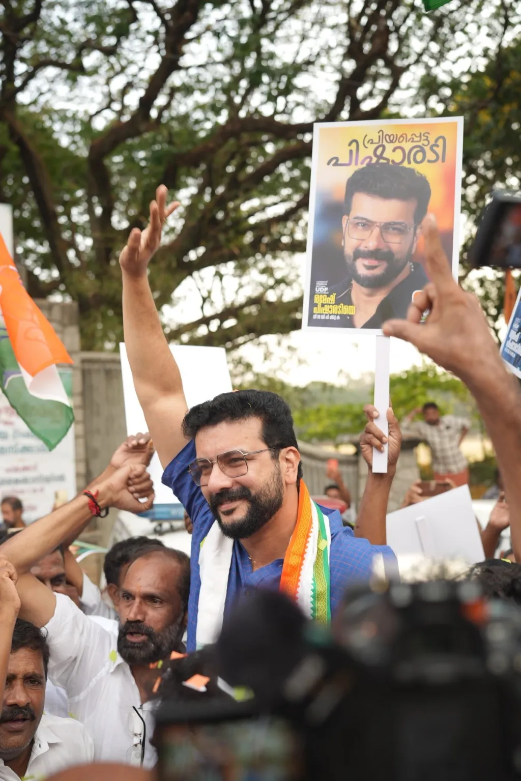 പലസ്തീനിലെ കൂട്ടക്കൊലകൾക്കെതിരെ പ്രതിഷേധിക്കുന്നത് ഉൾപ്പെടെയുള്ള എല്ലാ കാര്യങ്ങളിലും സംഘപരിവാർ വീക്ഷണങ്ങളിൽ നിന്ന് പ്രതികരിക്കുന്ന ഒരാളാണ് പിഷാരടി. പിഷാരടിയെ പാലക്കാട് സ്ഥാനാർത്ഥിയാക്കുന്നതുവഴി ആർ.എസ്.എസിൻറെ സഹായം സതീശൻ ഉറപ്പിച്ചതാണ്.