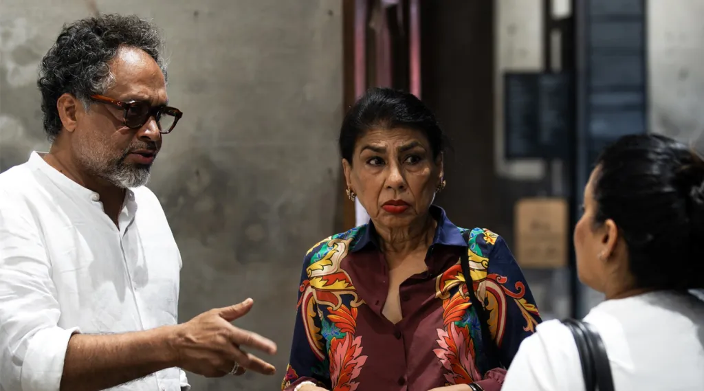 ആംഫിബിയൻ ഈസ്തെറ്റിക്സ്” എന്ന പ്രദർശനത്തിന്റെ ആർട്ടിസ്റ്റിക് ഡയറക്ടർ ആർട്ടിസ്റ്റ് റിയാസ് കോമു.