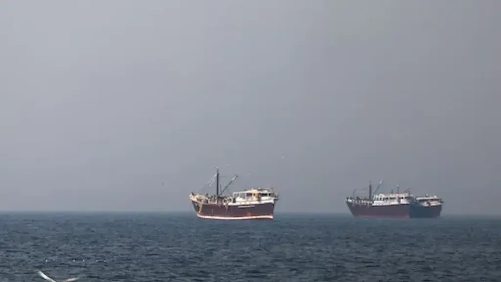 അതേസമയം, യുദ്ധംകാരണം കടലിൽ കുടുങ്ങിയ പതിനായിരക്കണക്കിന് കപ്പൽ ജീവനക്കാർക്ക് ഭക്ഷണവും വെള്ളവും ലഭിക്കുക എന്നത് വലിയ വെല്ലുവിളിയാണ്. 