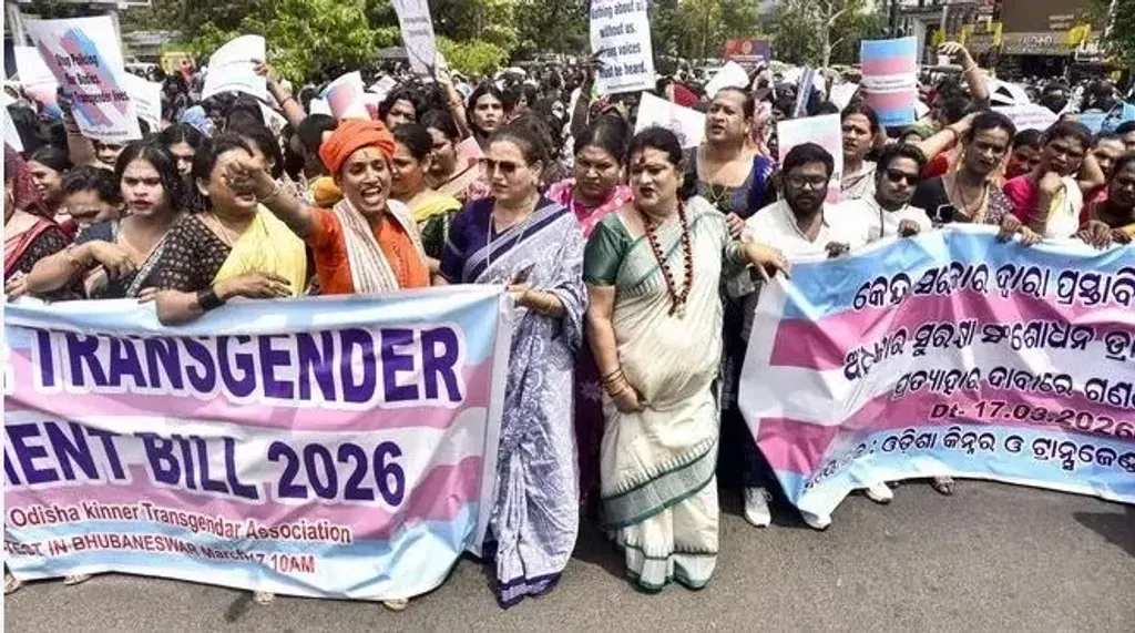 ട്രാൻസ്ജെൻഡർ ഭേദഗതി  ബില്ലിലെ ഏറ്റവും വിവാദപരമായ വശം, ഒരാൾക്ക് സ്വന്തം ലിംഗസ്വത്വം സ്വയം തീരുമാനിക്കാനുള്ള അവകാശത്തിനുമേൽ ഏർപ്പെടുത്തുന്ന നിയന്ത്രണങ്ങളാണ്. 