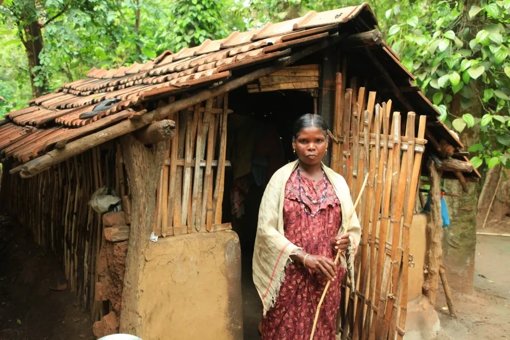 ചരിത്രത്തിലേക്കും വാർത്തമാനത്തിലേക്കും ഉറ്റു നോക്കി മനുഷ്യാവസ്ഥ നേരിടുന്ന പ്രശ്നങ്ങളെ കുറിച്ചുള്ള ഒരു ഉത്തരാധുനിക അന്വേഷണവും ഇതിൽ കാണാം. ഇവിടെ കവിത ഒരു ഇടത്തിനു പുതിയ അർഥങ്ങൾ നൽകി നിർമ്മിക്കുന്നു.
