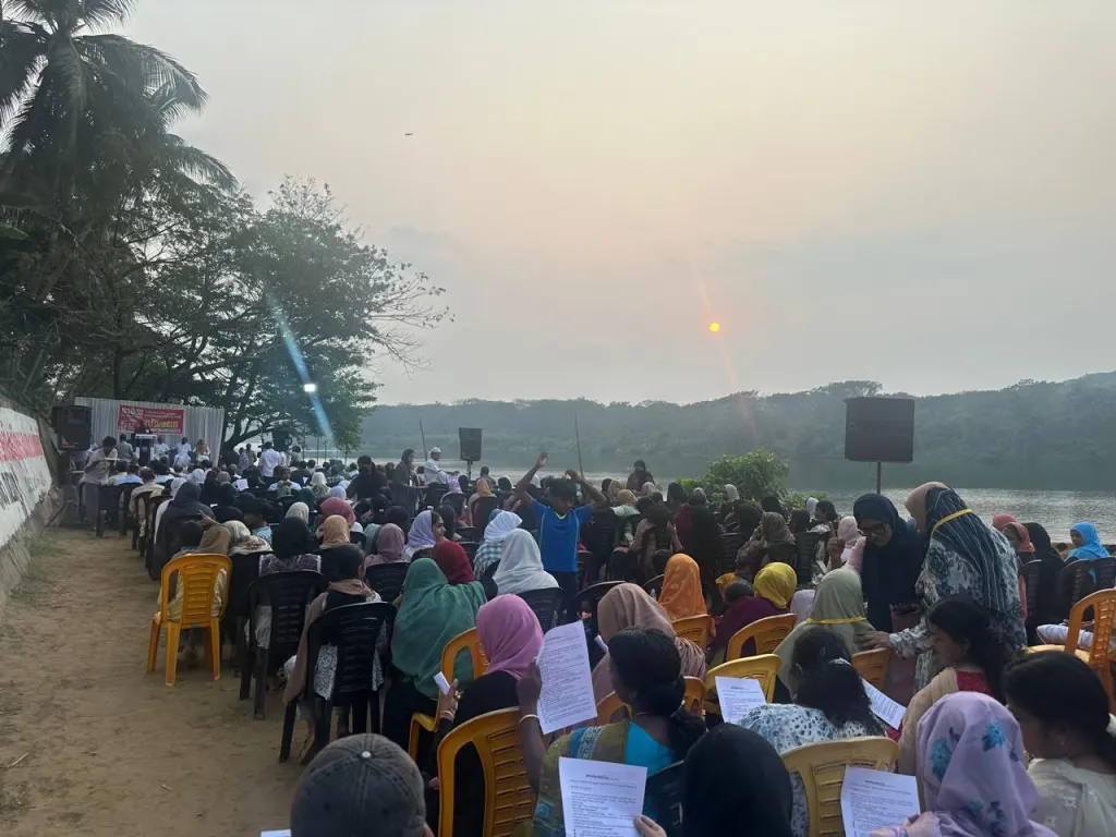 ചാലിയാർ പെൺകുട്ടി മരിച്ചതിന്റെ ഒന്നാം വാർഷിക അനുസ്മരണയോഗത്തിൽ നിന്ന്.