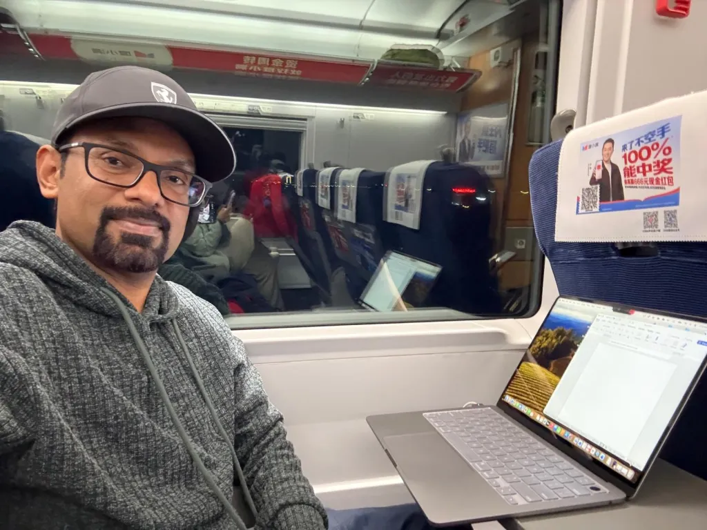 കെ.ടി. നൗഷാദ് ബെയ്ജിങിലേക്കുള്ള ട്രെയിനിൽ.