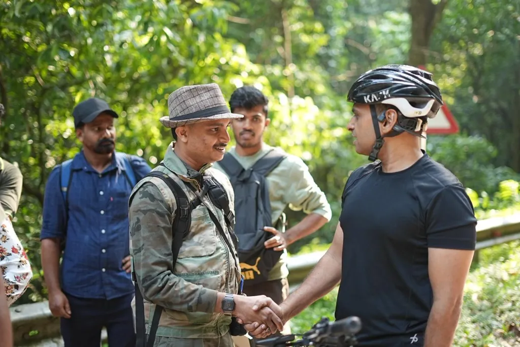 2026 മാർച്ച് 26-ന് നാടുകാണി ചുരത്തിൽ വി.എം. സ്വാദിഖലിയുടെ നേതൃത്വത്തിൽ നടന്ന ബോധവൽക്കരണം.