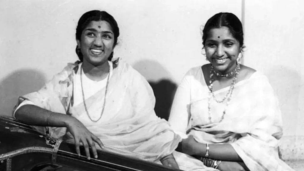 ആശാഭോസ്ലെയും മൂത്തസഹോദരി ലതാമങ്കേഷ്കറും