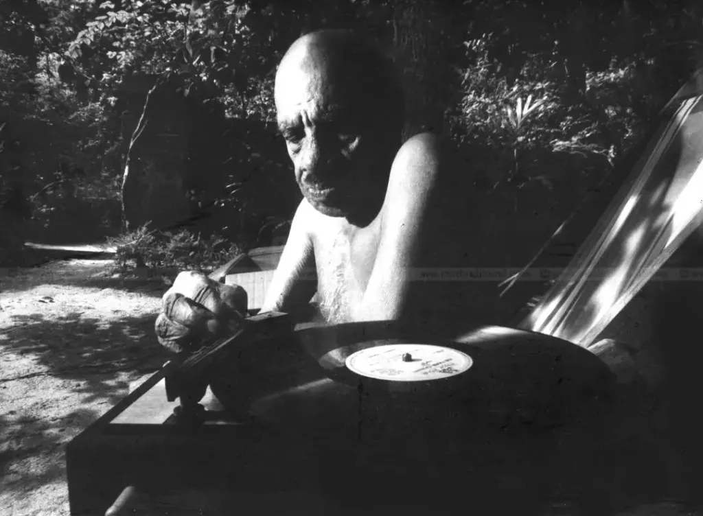 വൈക്കം മുഹമ്മദ് ബഷീർ. റസാഖ് കോട്ടക്കൽ എടുത്ത ചിത്രം.