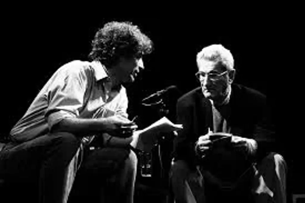 പ്രധാന സാമ്രാജ്യത്വ നിഷേധ തീസിസാണ് അന്റോണിയോ നെഗ്രിയും മൈക്കൽ ഹാർട്ടും ചേർന്ന് മുന്നോട്ടുവെച്ച 'Empire' എന്ന സങ്കല്പം. 