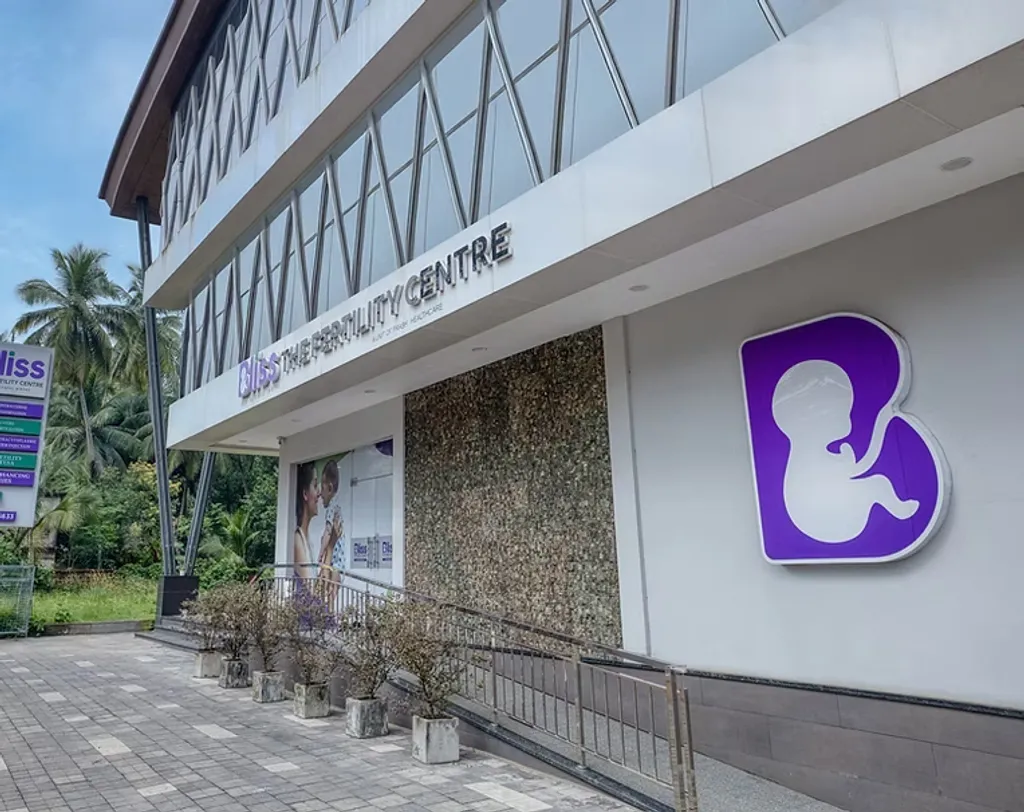 സുരക്ഷിതമായ ഗർഭധാരണത്തിനായി ചികിത്സാസഹായം ആവശ്യമായി വരുന്നു. അതുകൊണ്ടുതന്നെ വന്ധ്യതാ ചികിത്സാകേന്ദ്ര ങ്ങൾ വ്യാപകമായി വളരുകയും പുതിയ കേന്ദ്രങ്ങൾ ധാരാളമായി തുറക്കപ്പെടുകയും ചെയ്യുന്നു.