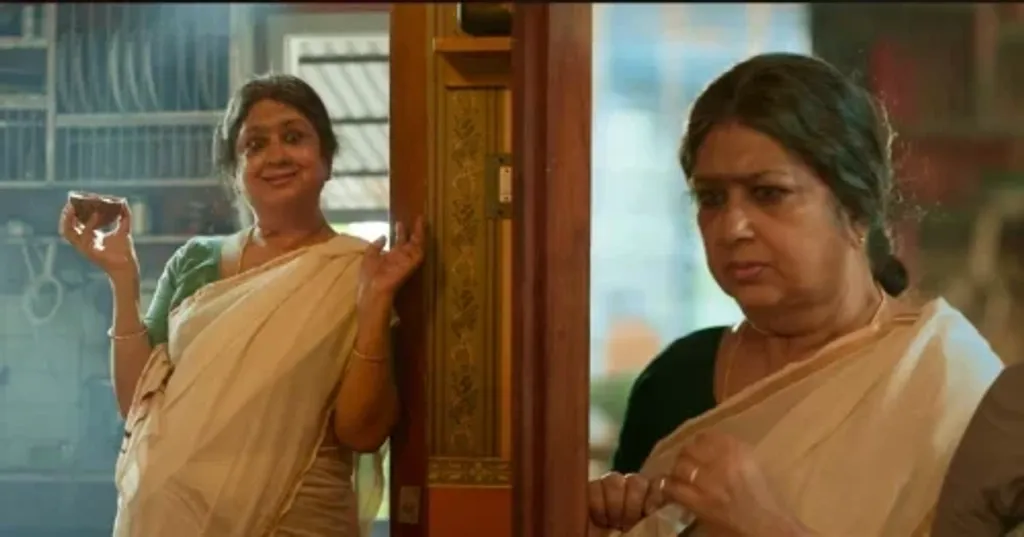 പതിവ് 'അമ്മക്കഥാപാത്ര'ങ്ങളുടെ ക്ലീഷേ കീറിയെറിയുന്ന ചിത്രങ്ങൾ മലയാളത്തിൽ നിരവധിയുണ്ടെങ്കിലും അവയിൽ മോഹിനിയാട്ടത്തിലെ സരസ്വതിയമ്മ സവിശേഷ പഠനമർഹിക്കുന്നു.