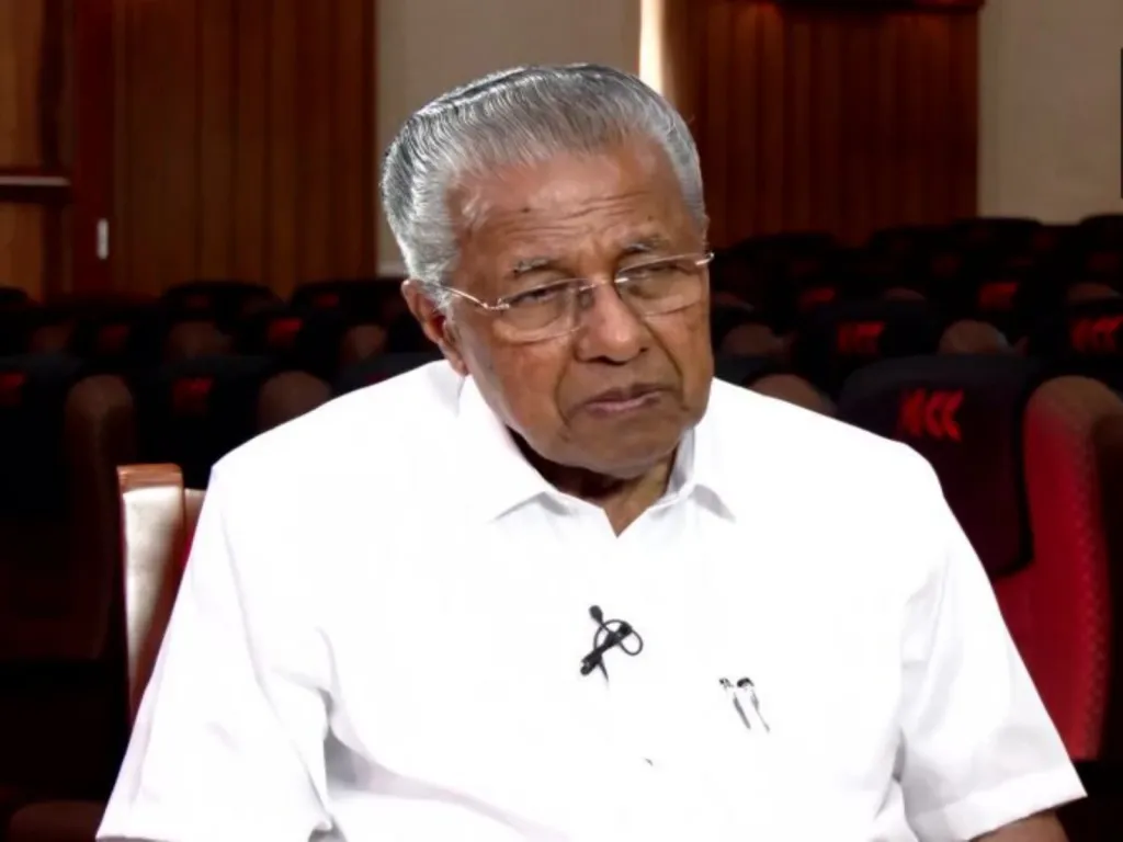 ബി ജെ പിയുടെ രാഷ്ട്രീയ അജണ്ട,  ഭരിക്കാൻ ഒരൊറ്റ പാർട്ടി, ഒരേയൊരു നേതാവ് + മുസ്ലീം വിരുദ്ധ രാഷ്ട്രീയം  ‘അധികാരത്തിലിരിക്കുന്ന പിണറായി വിജയൻ’ സ്വീകരിക്കുകയുമായിരുന്നു. 