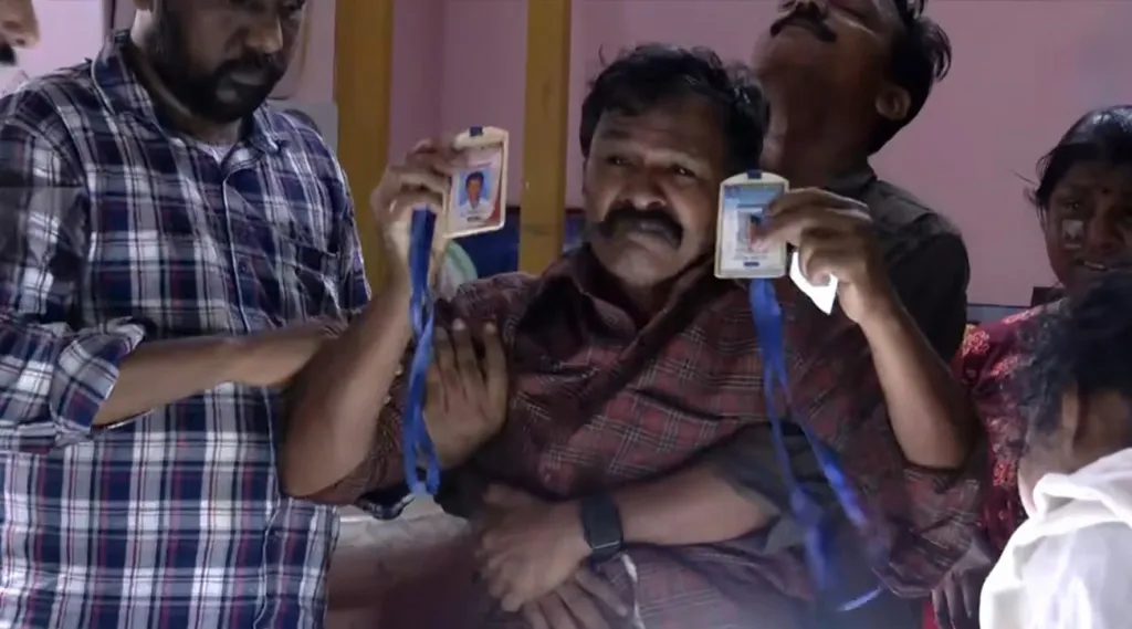 ആശുപത്രി കെട്ടിടത്തിൽ നിന്നുവീണ് മകൻ മരിച്ച വിവരം രക്ഷിതാക്കളെ നേരിട്ട് അറിയിക്കാൻ പോലും കോളേജ് അധികൃതർ തയ്യാറായിരുന്നില്ല. ചാനൽ വാർത്തകൾ കണ്ടാണ് വീട്ടുകാർ സംഭവം അറിഞ്ഞത്. 