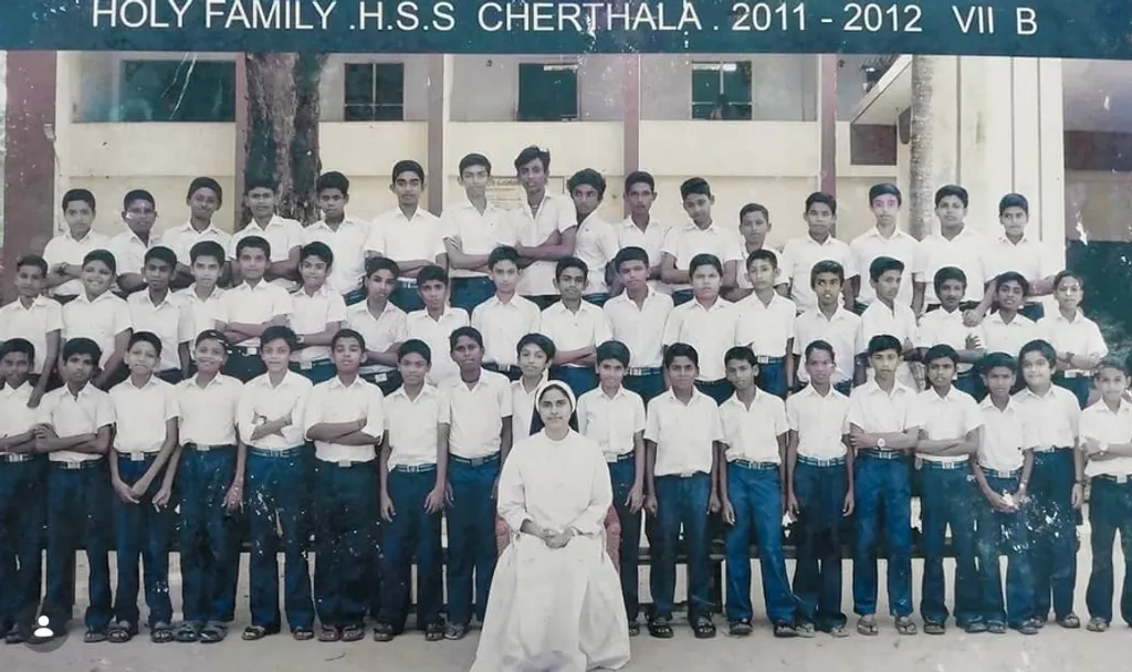 യൂണിഫോമുകൾ വിദ്യാർത്ഥി ജീവിതത്തിന്റെ വൈകാരിക തലങ്ങളിലേത്ത് വരുംകാല സമൂഹങ്ങളെ കൊണ്ടുപോയിരിക്കും.