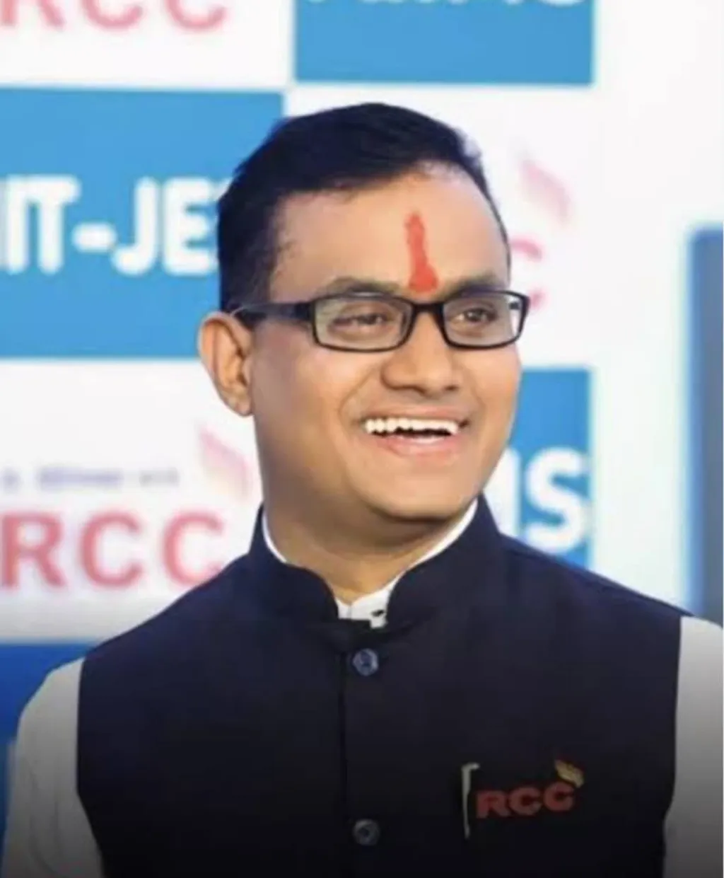  പ്രതികളിലൊരാളും മഹാരാഷ്ട്രയിലെ വൻകിട കോച്ചിങ്ങ് സെന്റർ ഉടമയുമായ ശിവരാജ് മോട്ടേഗാവോൻകർ