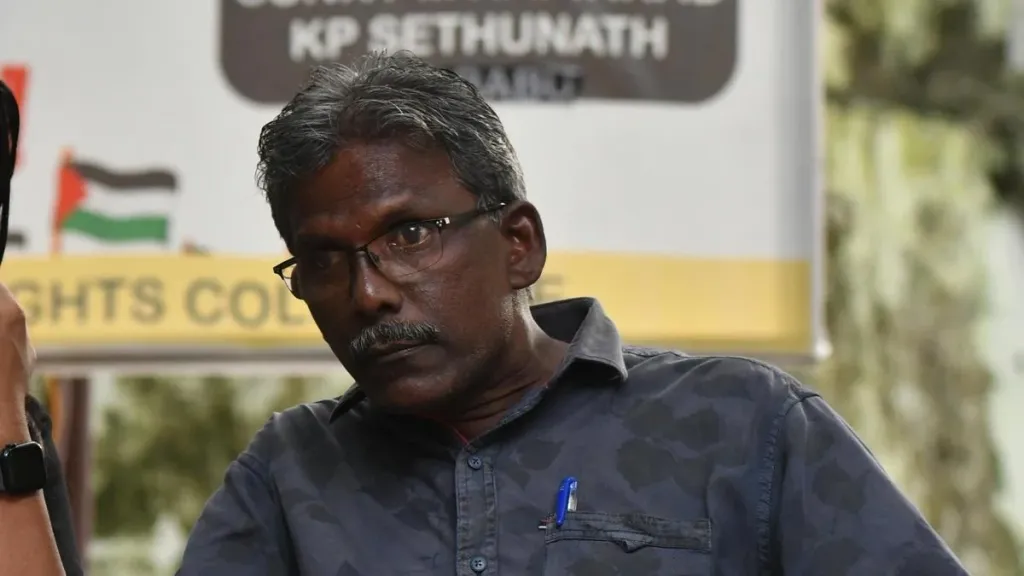 ദലിതരും ആദിവാസികളും നടത്തുന്ന ഹർത്താലുകൾ പരാജയപ്പെടണമെന്ന് ആഗ്രഹിക്കുന്ന ഒരു തരം ഉത്കണ്ഠ മലയാളം വാർത്താ ചാനലുകൾക്കിടയിലുണ്ടെന്ന സണ്ണി എം. കപിക്കാടിന്റെ നിരീക്ഷണം ഇവിടെ ശ്രദ്ധേയമാണ്. 