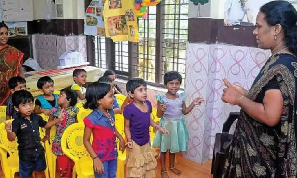 കുട്ടികളുടെ സാഹിത്യത്തെക്കുറിച്ചുള്ള ചർച്ചക്ക് മുമ്പെങ്ങുമില്ലാത്ത പ്രസക്തിയുണ്ട്. അല്ലെങ്കിലും ബാലസാഹിത്യം മുമ്പുതന്നെ ഒരു കീറാമുട്ടിയാണ്. മൂന്നുമുതൽ പതിനാലു വയസ്സുവരെ ആ വിഭാഗത്തിൽ ഉൾപ്പെടുന്നതാണ് കാരണം. 