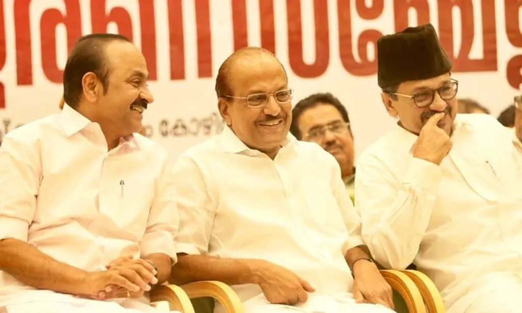 വി.ഡി. സതീശൻ, പി.കെ. കുഞ്ഞാലിക്കുട്ടി,  മുസ്‍ലിം ലീഗ് സംസ്ഥാന അധ്യക്ഷൻ പാണക്കാട് സാദിഖലി ശിഹാബ് തങ്ങൾ. മുസ്ലിം ലീഗ് വി.ഡി. സതീശനെ മുഖ്യമന്ത്രിയായി വരാൻ പിന്തുണച്ചു എന്നതും സമ്മർദ്ദ ശാക്തിക ഘടകകക്ഷിയായി നില കൊണ്ടു എന്നതും മുസ്ലിം സമുദായത്തിന് വലിയ ബാധ്യതയായി ഇനി വരും കാലം മാറാൻ സാധ്യതയുണ്ട്. 