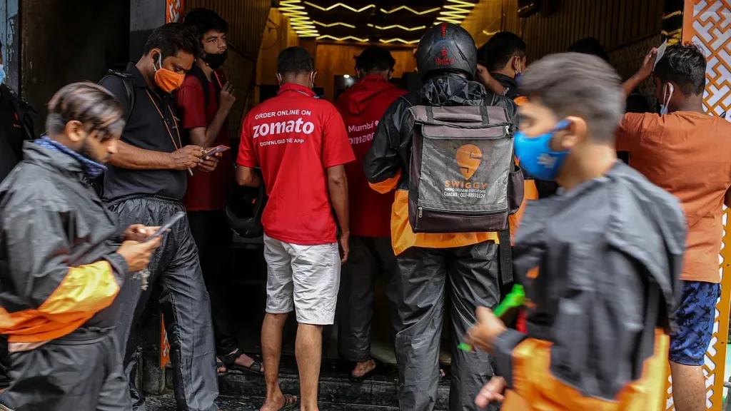 ഇന്ത്യയിലെ ഗിഗ് തൊഴിൽ മേഖലയുടെ സാമൂഹിക പ്രത്യാഘാതങ്ങൾ വിലയിരുത്തുമ്പോൾ ഏറ്റവും ഗൗരവമായി ചർച്ച ചെയ്യപ്പെടേണ്ടത് ഈ മേഖലയിലേക്ക് ഒഴുകുന്ന വിദ്യാർത്ഥികളുടെയും യുവ ബിരുദധാരികളുടെയും സാന്നിധ്യമാണ്. 