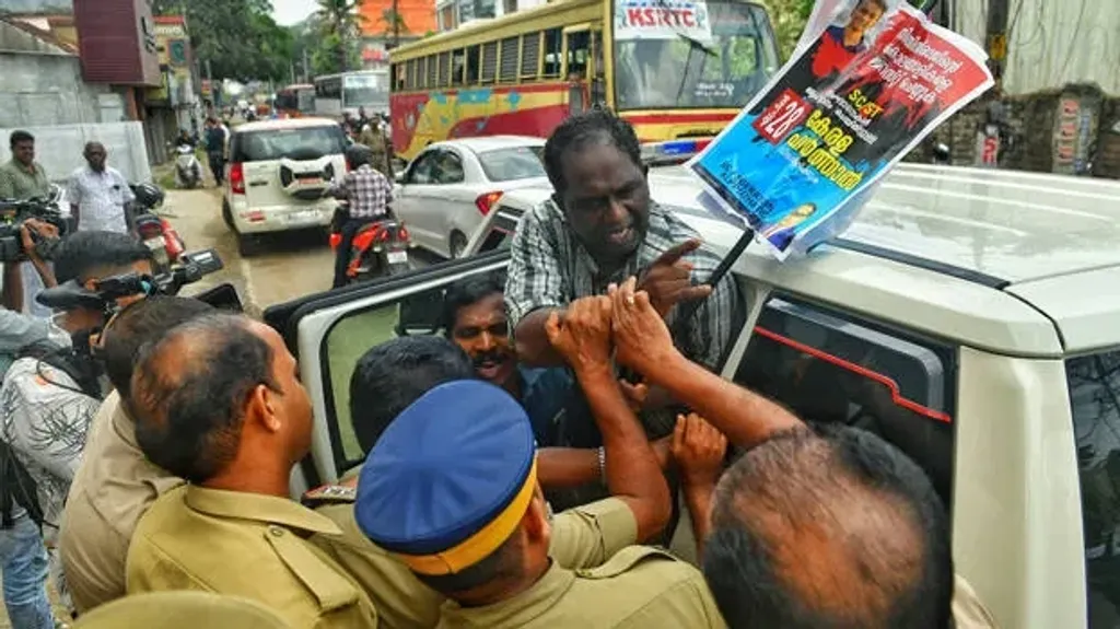 കണ്ണൂർ അഞ്ചരക്കണ്ടി ഡെന്റൽ കോളേജിലെ നിതിൻ രാജ് എന്ന ദലിത് വിദ്യാർത്ഥിയുടെ ദുരൂഹമരണത്തിൽ പ്രതിഷേധിച്ച് ദലിത്- ആദിവാസി സംഘടനകൾ ആഹ്വാനം ചെയ്ത ഹർത്താൽ മുഖ്യധാരാ മാധ്യമങ്ങൾ 'ജനവിരുദ്ധം' എന്ന നിലയ്ക്കാണ് ഫ്രെയിം ചെയ്തത്. 