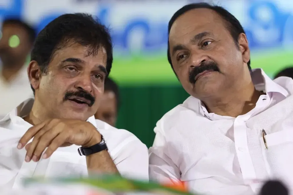 കെ.സി. വേണുഗോപാൽ, വി.ഡി. സതീശൻ. ഈ തരംഗത്തിന്റെ, വിജയത്തിന്റെ അണ്ടർ റൈറ്റർ ആയിരുന്ന കെ.സി. വേണുഗോപാൽ, വി.ഡി. സതീശനോടും, കേരള ജനതയോടും നിൽക്കുന്ന ഒരു ടിറ്റുലാർ ഫിഗറാകേണ്ടിയിരിക്കുന്നു. 