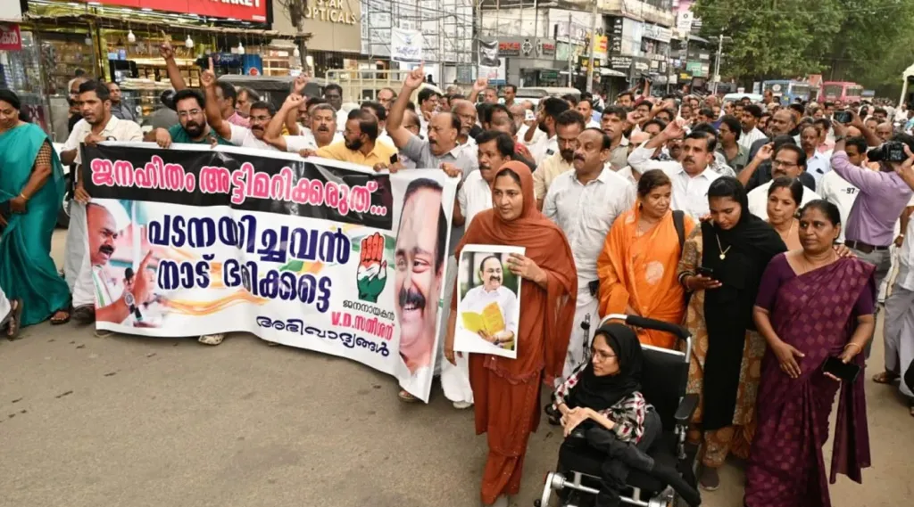 നിയമസഭാ തെരഞ്ഞെടുപ്പിനുശേഷം വി.ഡി. സതീശൻ മുഖ്യമന്ത്രിയായേക്കില്ല എന്നും തെരഞ്ഞെടുപ്പിൽ മത്സരിക്കാത്ത, സംസ്ഥാന രാഷ്ട്രീയത്തിൽ പ്രത്യക്ഷമായി സജീവമല്ലാതിരുന്ന കെ.സി. വേണുഗോപാൽ മുഖ്യമന്ത്രിയാകും എന്നുമുള്ള ധാരണ ശക്തമായപ്പോഴാണ് സംസ്ഥാനത്ത് സതീശന് അനുകൂലമായി പരസ്യമായിത്തന്നെ വലിയ വിഭാഗം ജനങ്ങൾ രംഗത്തിറങ്ങിയത്. 