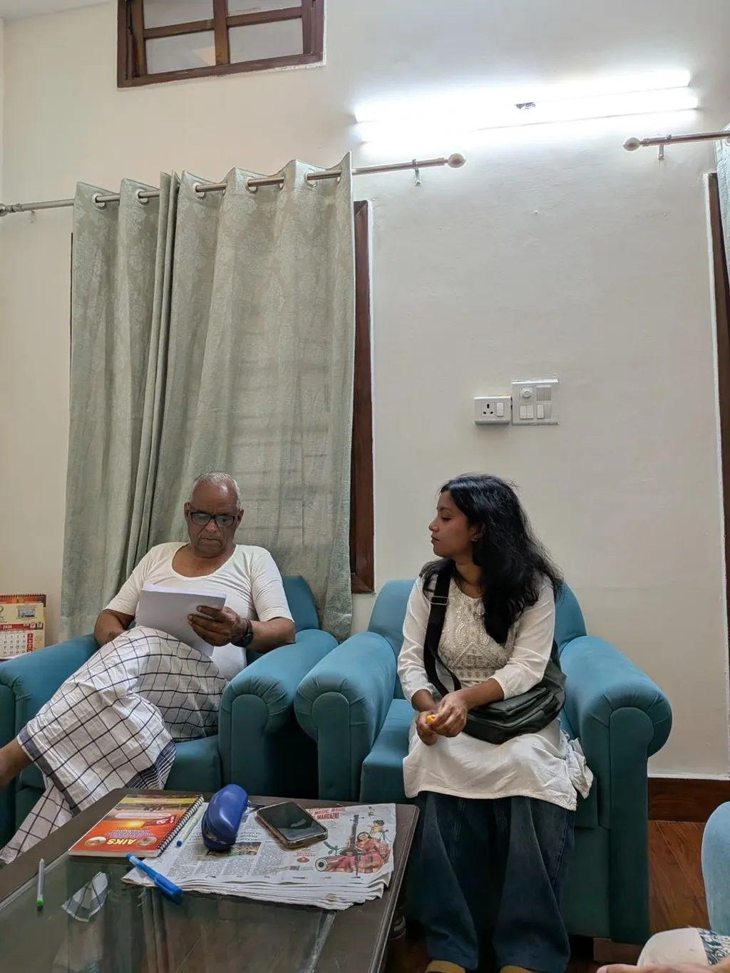 സി.പി.എം പി.ബി അംഗവും എം.പിയുമായ അമ്രറാമിനൊപ്പം ഗോപിക.