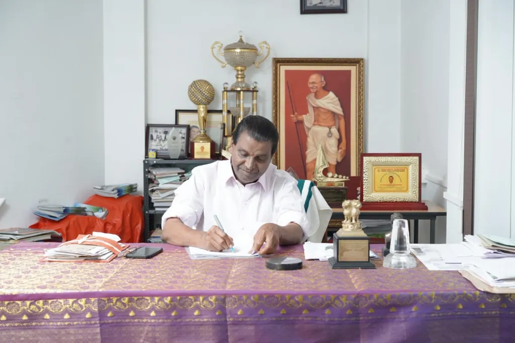 തിരുവഞ്ചൂർ രാധാകൃഷ്ണൻ