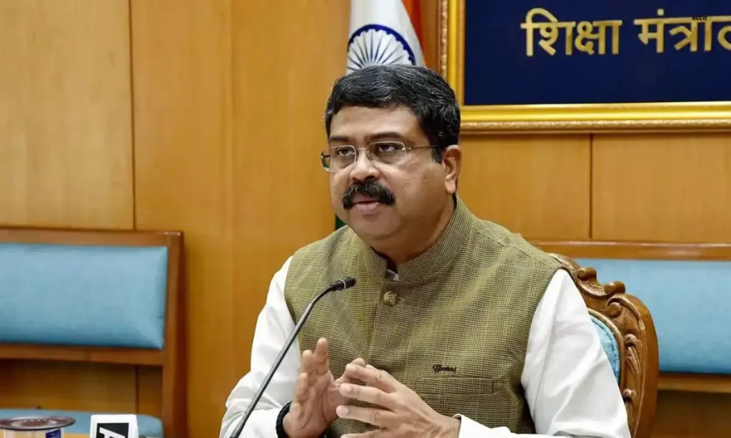 വിദ്യാഭ്യാസമന്ത്രി ധർമ്മേന്ദ്ര പ്രധാന്റെ രാജി ആവശ്യപ്പെട്ട് ജൂൺ ആറിന് ദൽഹിയിലെ ജന്തർ മന്ദറിൽ സി.ജെ.പി പ്രതിഷേധം സംഘടിപ്പിക്കുകയാണ്. 