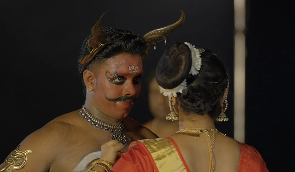മിത്തിനെയും പ്രകൃതിയെയും സ്ത്രീയെയും explore ചെയ്തു കൊണ്ട് ഭൗതീകവും ബോധീകവും ആയ മൾട്ടിസ്‌പേസുകളെ അനുവാചകർക്ക് തുറന്നുവിടുകയാണ് ‘കാവട്ടം’. 