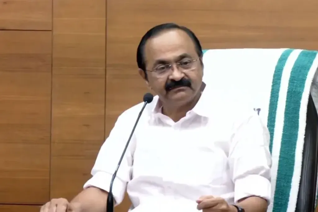 നയംമാറ്റം എന്നതിലുപരി, രാഷ്ട്രീയ മലക്കംമറിച്ചിലായി യു.ഡി.എഫ് സർക്കാറിന്റെ നിലപാടിനെ വിശേഷിപ്പിക്കേണ്ടിവരും. പ്രത്യേകിച്ച്, ദേശീയ വിദ്യാഭ്യാസനയത്തെയും പിഎം ശ്രീ പദ്ധതിയെയും പ്രതിപക്ഷത്തായിരുന്നപ്പോൾ ശക്തമായി എതിർത്തവരാണ് യു.ഡി.എഫും കോൺഗ്രസും. 