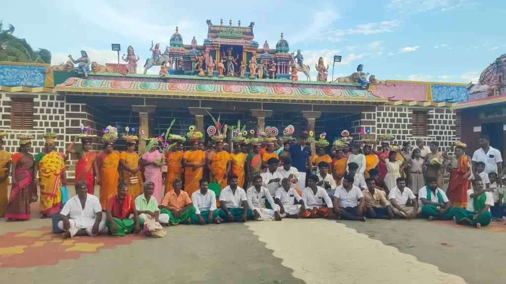 തമിഴ്‌നാട്ടിലെ കരൂർ ജില്ലയിലെ രണ്ട് ക്ഷേത്രങ്ങളിൽ മൂന്ന് തലമുറകളായി ക്ഷേത്രപ്രവേശനം നിഷേധിക്കപ്പെട്ടിരുന്ന ദലിത് ഭക്തർ, വിജയ് സർക്കാരിന്റെ ഇടപെടലിലൂടെ, ക്ഷേത്രത്തിൽ പ്രവേശിച്ച് പ്രാർത്ഥന നടത്തി.