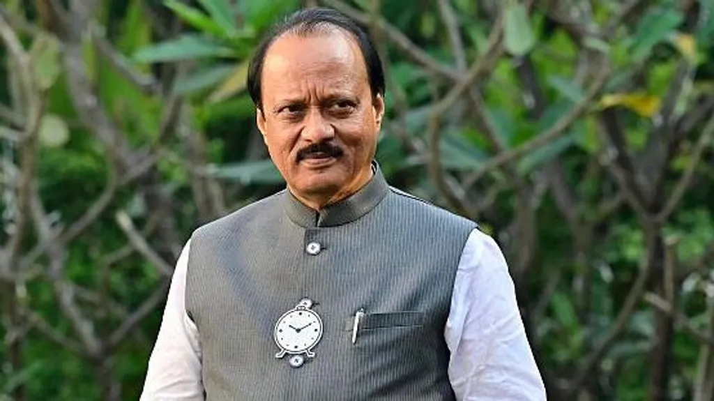കോടിക്കണക്കിന് രൂപയുടെ സഹകരണ ബാങ്ക് അഴിമതിക്കേസിൽ ഇ.ഡി അന്വേഷണം നേരിട്ട അജിത് പവാർ 2023-ൽ എൻ.സി.പി പിളർത്തി ബി.ജെ.പി സഖ്യത്തിനൊപ്പം ചേർന്ന് ഉപമുഖ്യമന്ത്രിയായതിന് തൊട്ടുപിന്നാലെ, കേസിൽ ക്ലീൻ ചിറ്റ് ലഭിച്ചു. 