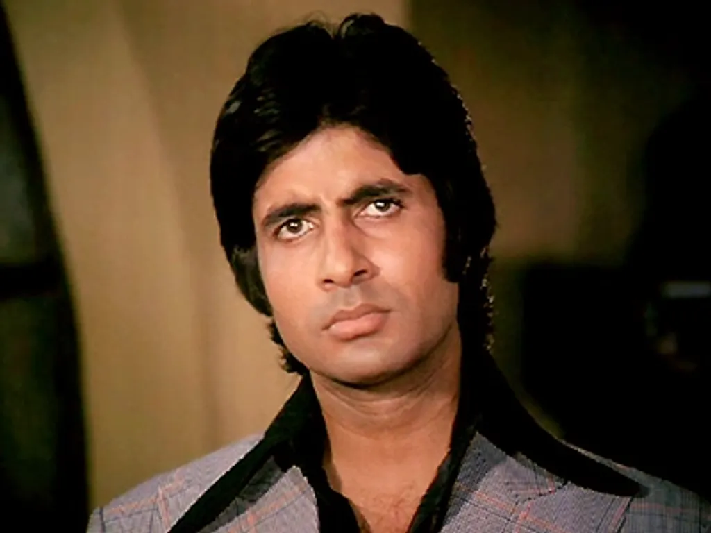 അമിതാഭ് ബച്ചൻ. 1970-കളിൽ നിരന്തരമായി ക്ഷോഭിക്കുന്ന യുവാവായാണ് (angry young man) ബച്ചൻ സിനിമയിൽ പ്രത്യക്ഷപ്പെട്ടത്. രാജ്യത്തെ യുവതയുടെ യഥാർത്ഥ ചിന്തയും നിരാശയും കൃത്യമായി അടയാളപ്പെടുത്തുന്നതായിരുന്നു ഈ ക്ഷുഭിത യൗവനം.