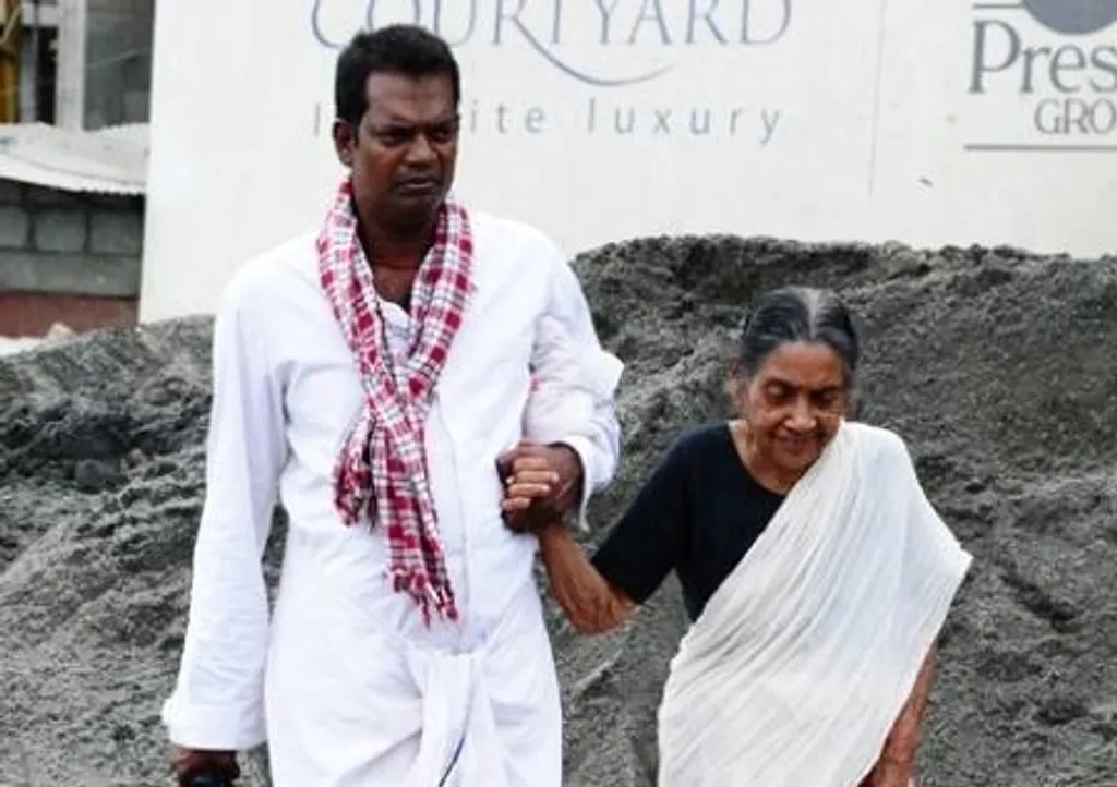ഒരു ആന്തോളജി മുന്നോട്ട് വയ്ക്കുന്ന സംഭാഷണത്തിന്റെയും, സമയത്തിന്റെയും എല്ലാവിധ പരിമിതികളെയും ഉല്ലംഘിച്ച് കൊണ്ട് തന്നെ കുറഞ്ഞ സമയത്തിൽ, കൂടുതൽ ആഴത്തിൽ മണിയുടെ മനോവ്യഥകൾ പ്രേക്ഷകനുമായി സംവേദനം ചെയ്യാൻ സലിംകുമാർ എന്ന കലാകാരന് കഴിഞ്ഞിരുന്നു.
