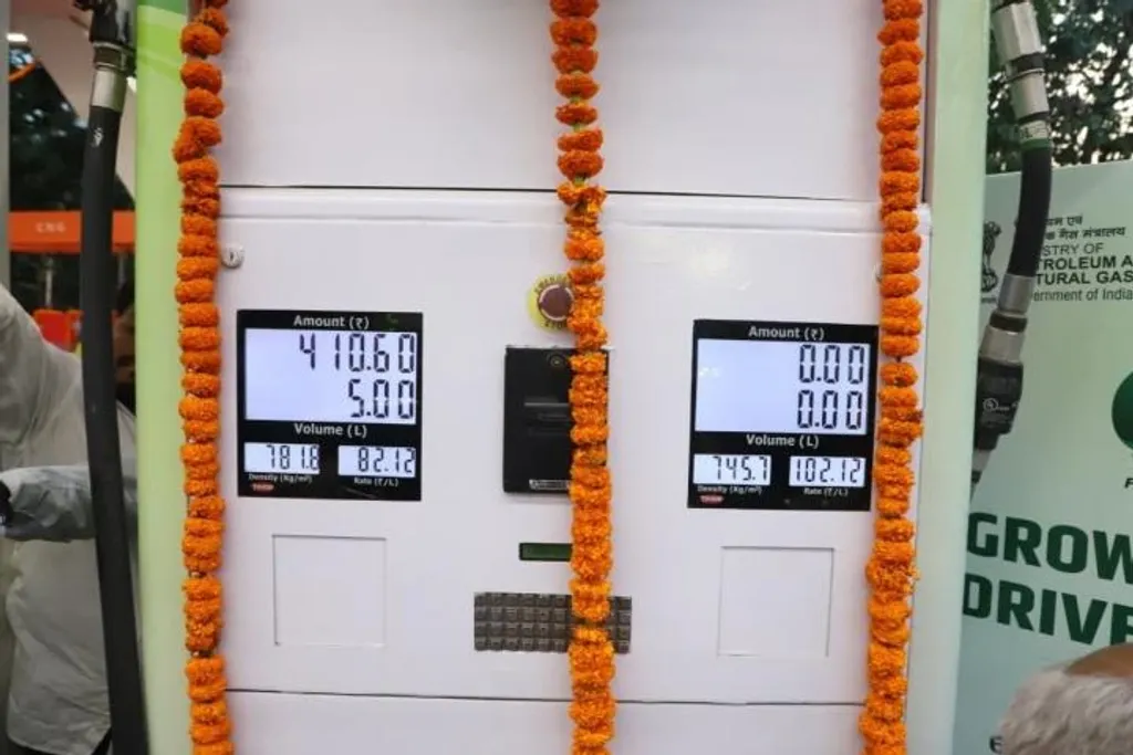 E85-നെ ഒരു പുതിയ ഇന്ധനമെന്ന നിലയിൽ മാത്രം വിശകലനം ചെയ്യുന്നത് ഭക്ഷ്യസുരക്ഷ, ജലസുരക്ഷ, പാരിസ്ഥിതികനീതി, പൊതുസമ്പത്തിന്റെ വിനിയോഗം, കാർഷിക പരിവർത്തനം, ഊർജ സ്വയംപര്യാപ്തത എന്നീ മേഖലകളെ ഇത് എങ്ങനെ ബാധിക്കുന്നു എന്ന രാഷ്ട്രീയ സാമ്പത്തിക ചോദ്യങ്ങളെ മറച്ചുപിടിക്കുന്നു. /Representative image